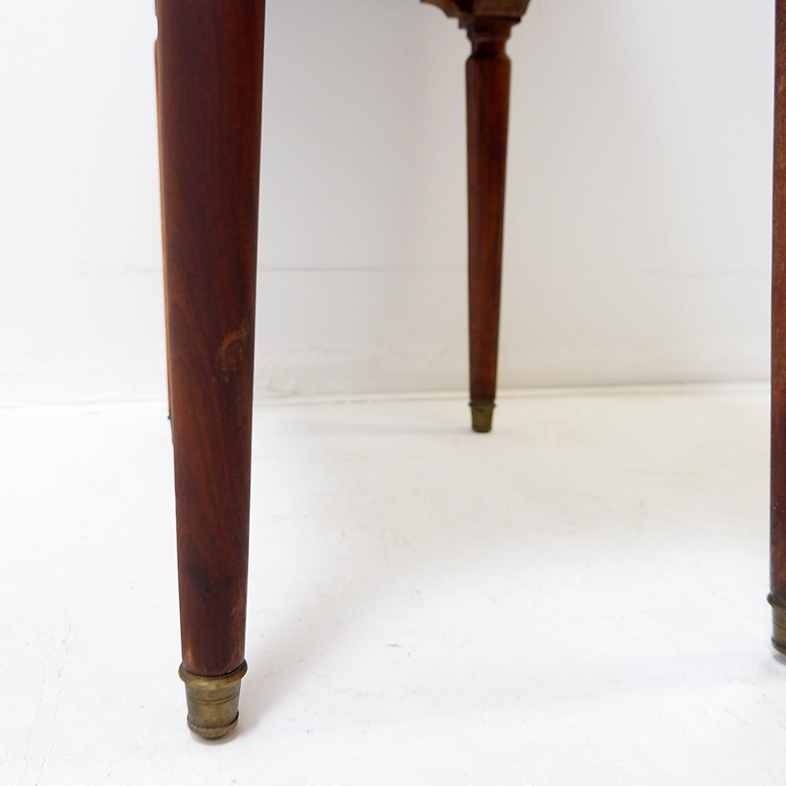 Table de chevet ancienne de style Louis XVI-photo-2