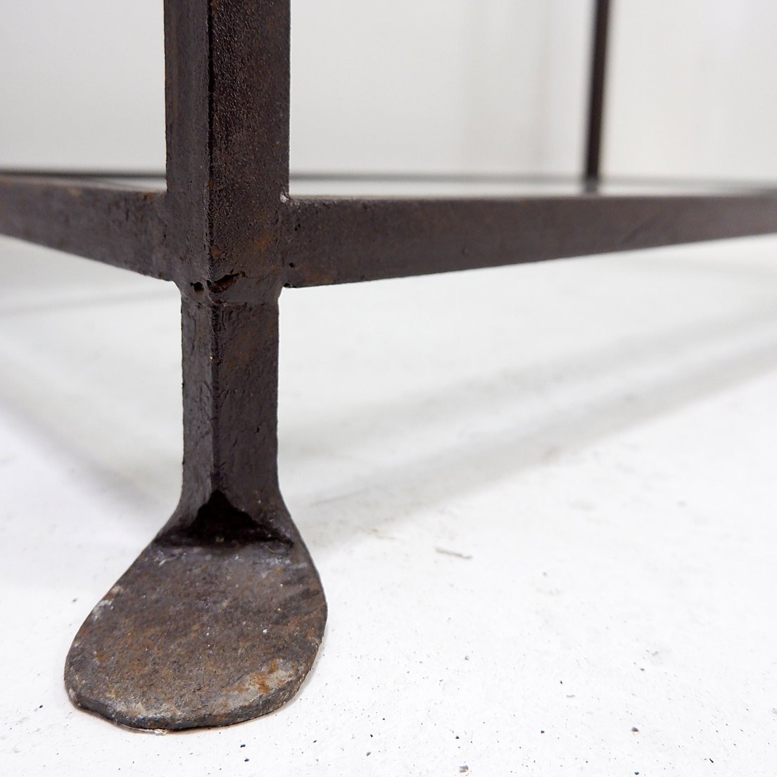 Vintage Pagoda-style Shelves In Black Metal-photo-3