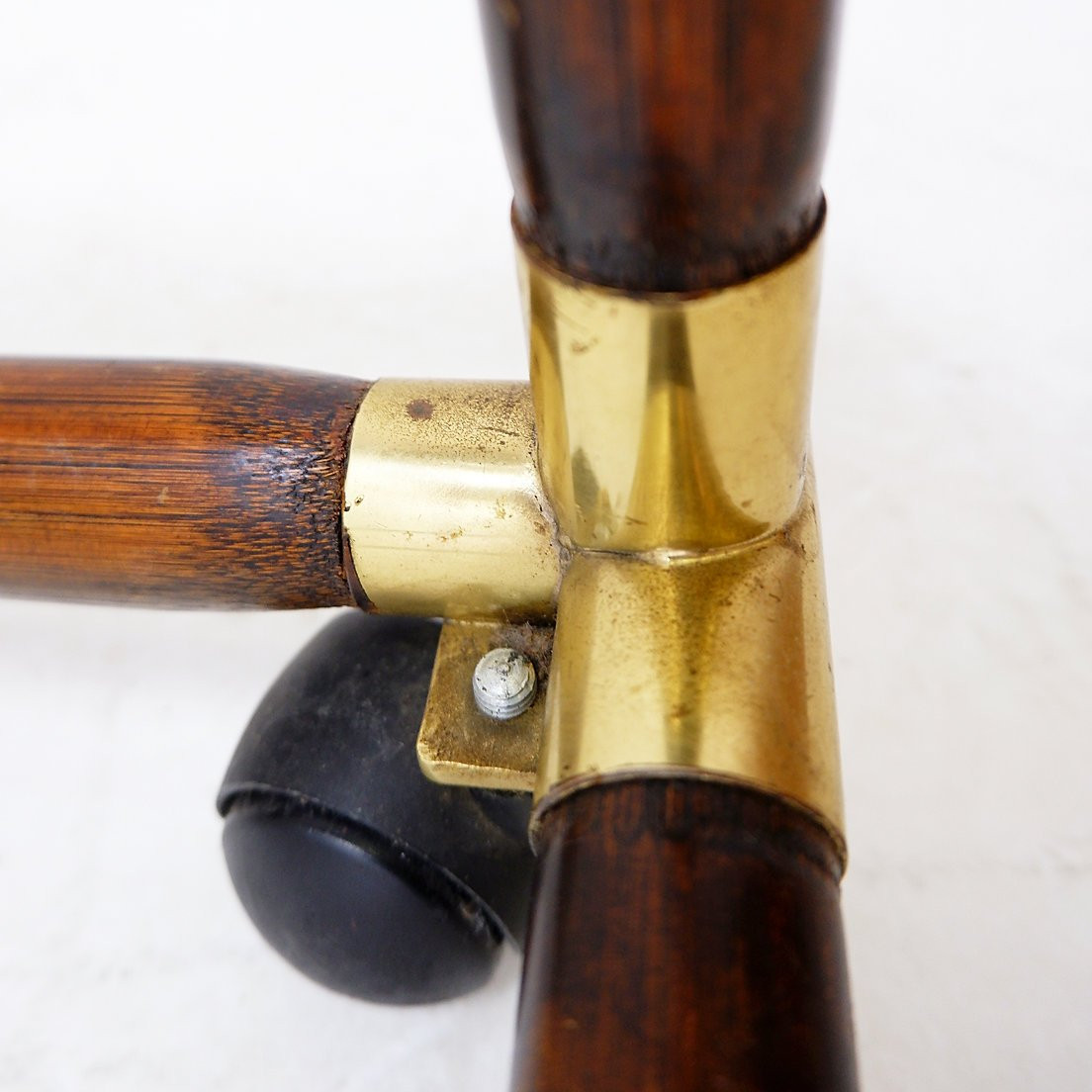 Table basse en bambou et laiton, plateau en verre, années 60-photo-5