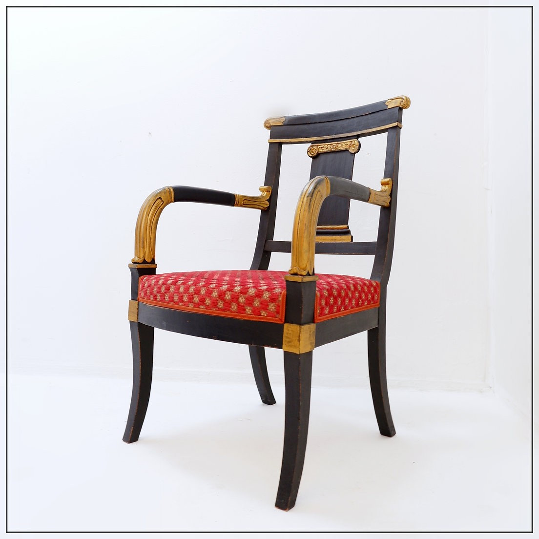 Fauteuil noir et "or" de style Empire - XIXe siècle