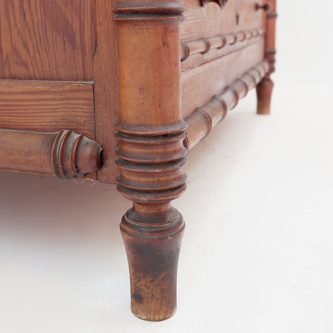 Commode en pin foncé imitation bambou - Fin XIXe siècle-photo-4