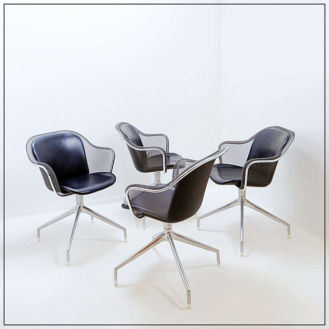 Ensemble de 4 fauteuils pivotants « Iuta » par Antonio Citterio pour B&B Italia