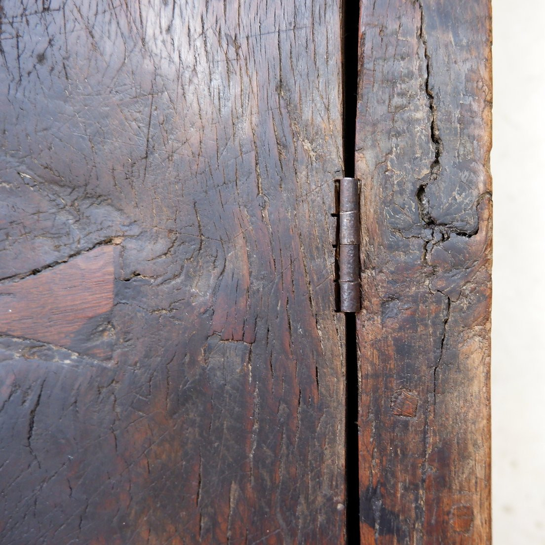 Coffre-banc en chêne sculpté - Espagne - XVIIIe siècle-photo-4