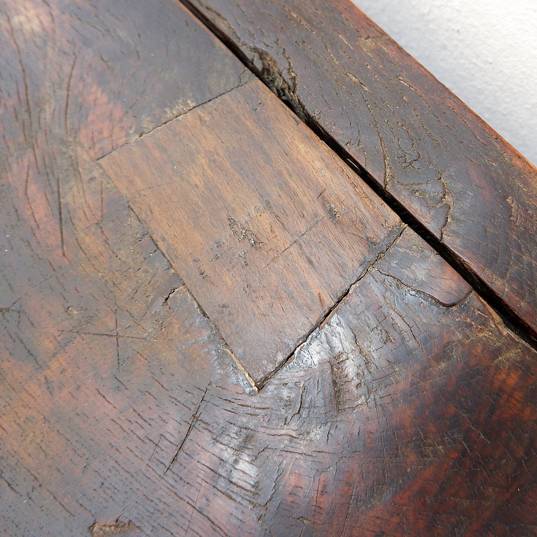 Coffre-banc en chêne sculpté - Espagne - XVIIIe siècle-photo-5