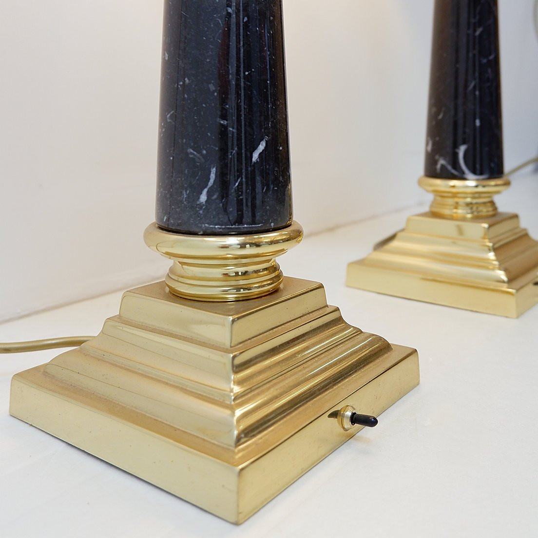 Pair Of Brass Table Lamps With Black Marble Column - Art Deco Style-photo-3