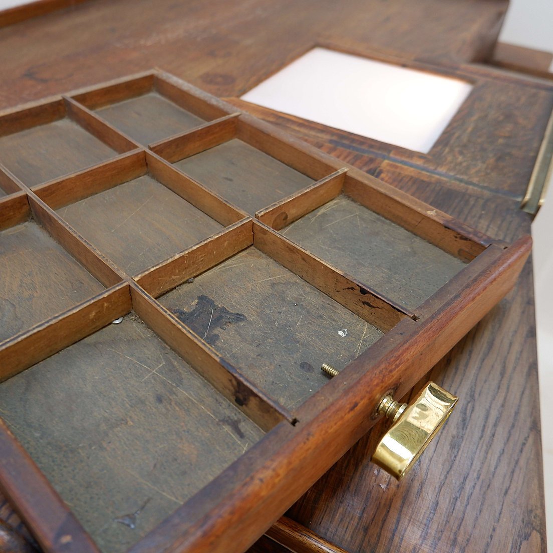 Établi d'horloger AUXILIA avec plateau en verre éclairé - Début du XXe siècle-photo-5