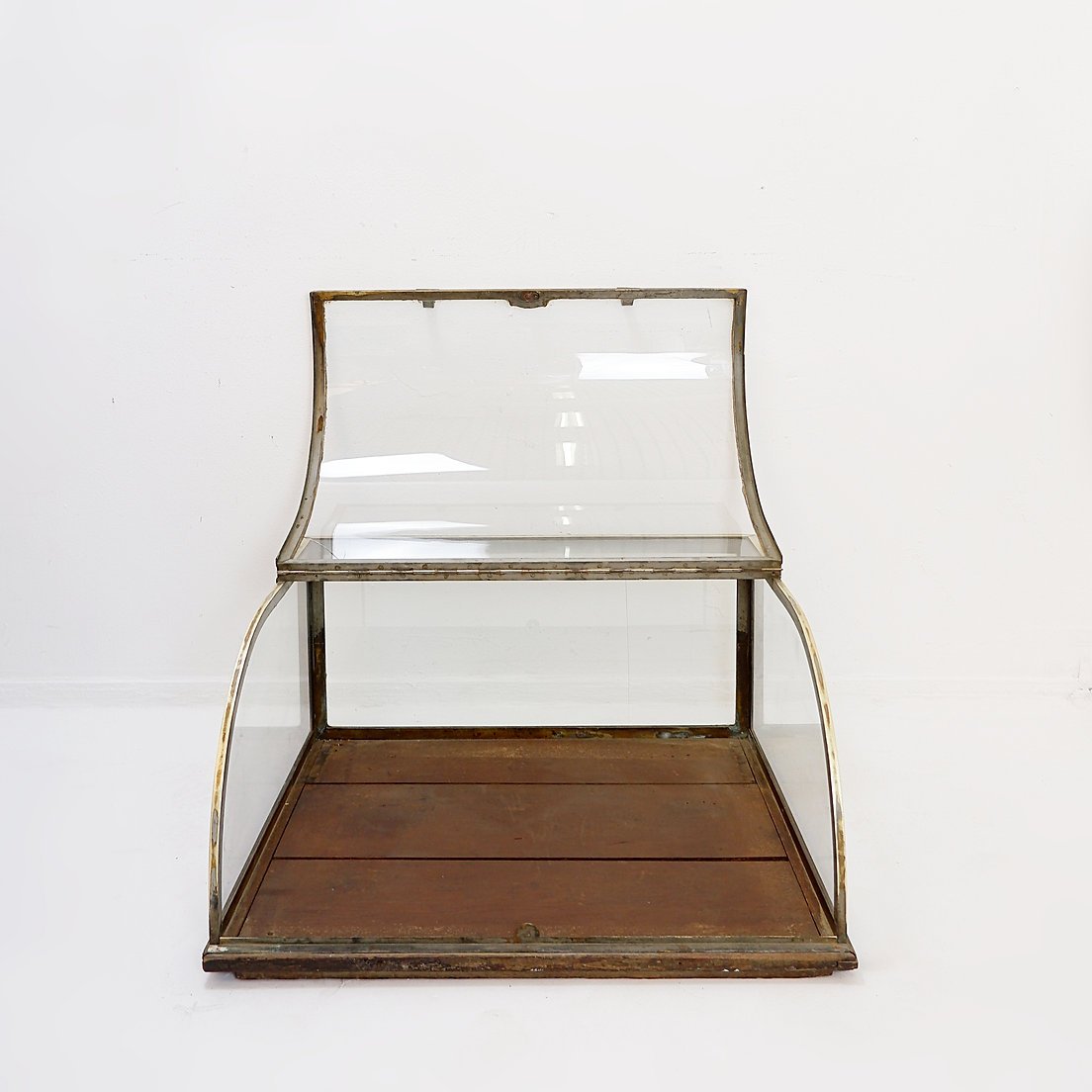 Antique Display Case With Curved Glass - Early 20th Century-photo-2