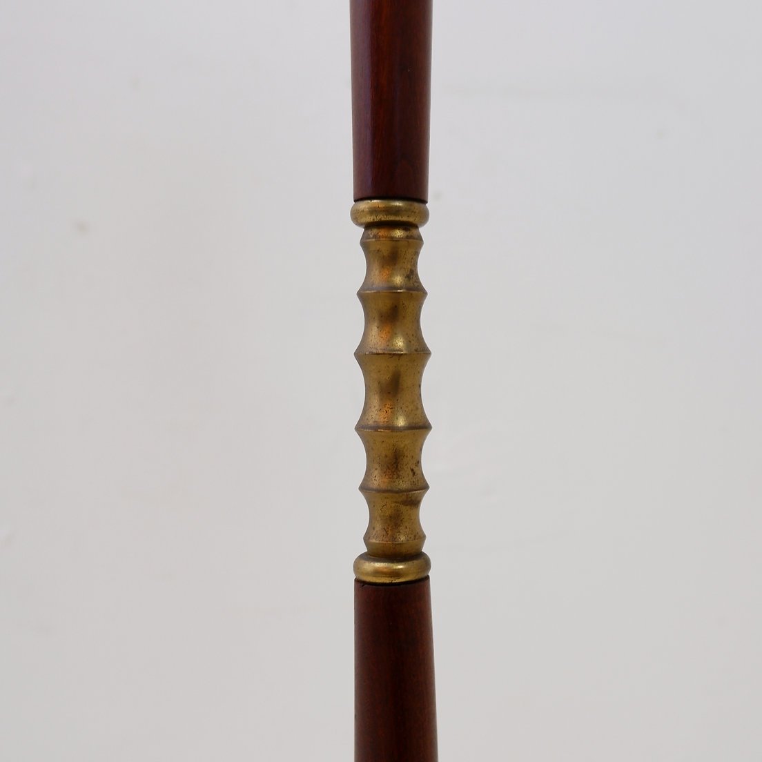 Lampadaire tripode à trois bras et verre opalin, attribué à Stilnovo – Années 1950-photo-1