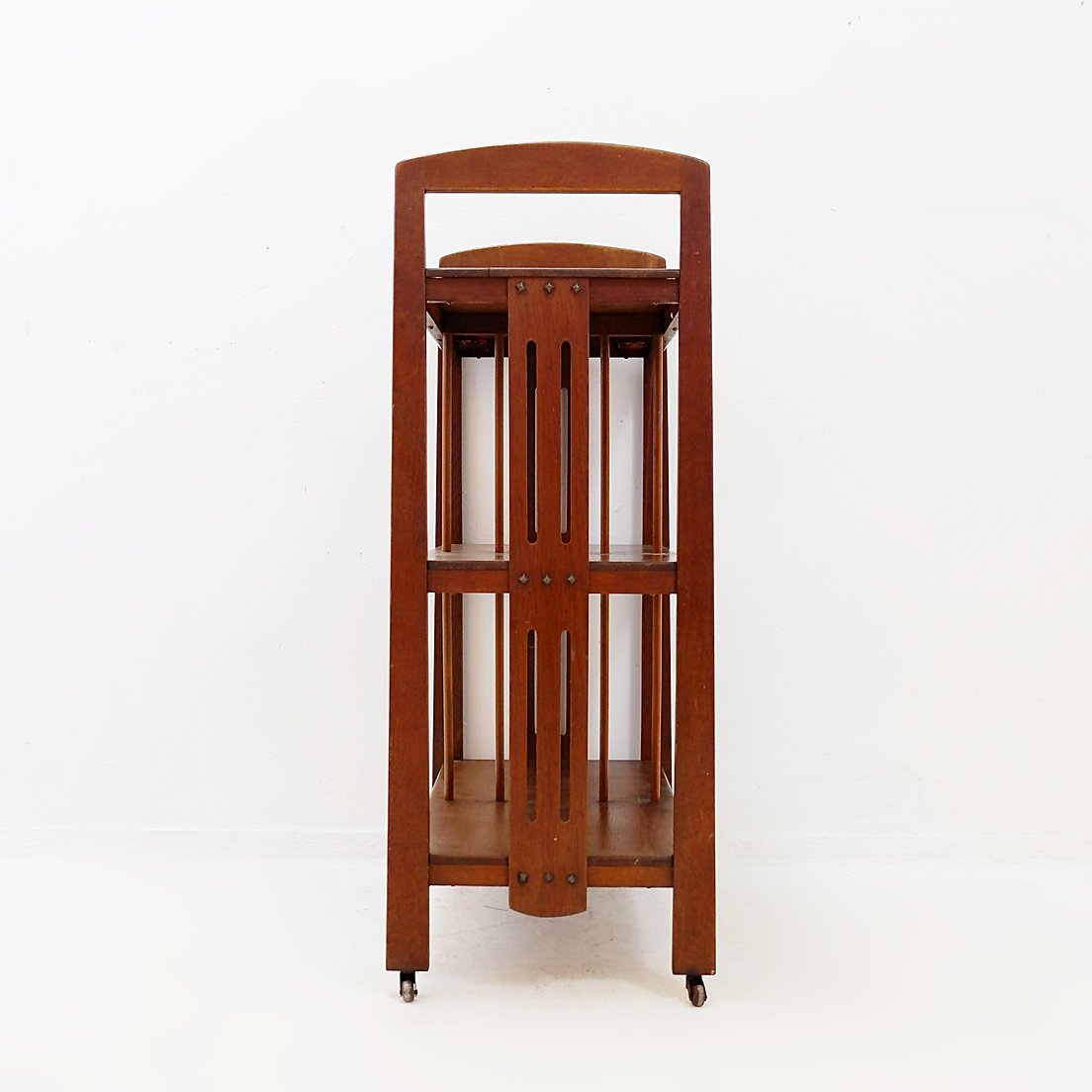 Étagère Art déco – Porte-revues sur roulettes-photo-4