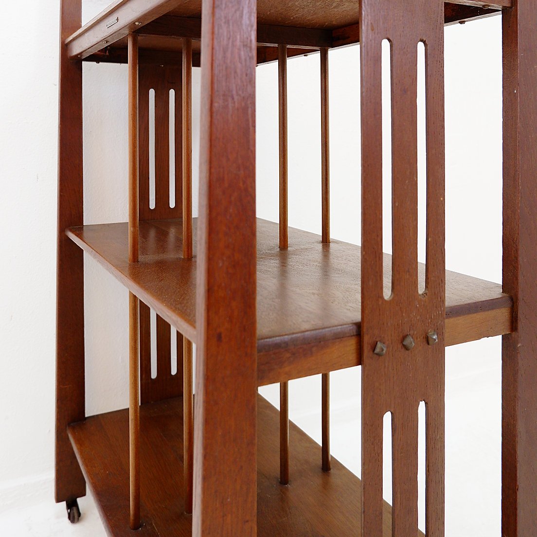 Étagère Art déco – Porte-revues sur roulettes-photo-5
