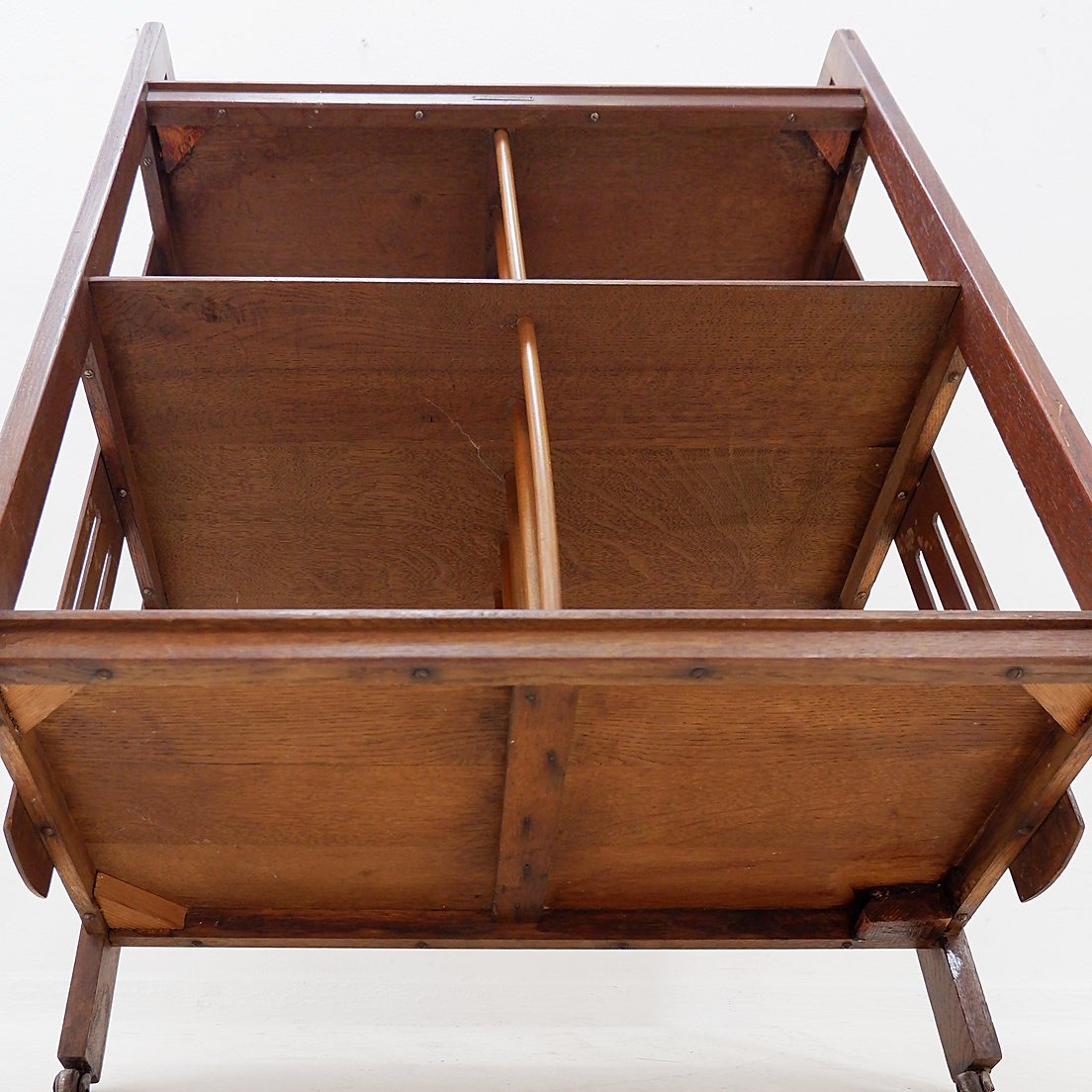 Étagère Art déco – Porte-revues sur roulettes-photo-6