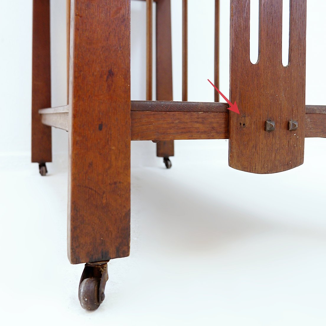 Étagère Art déco – Porte-revues sur roulettes-photo-7