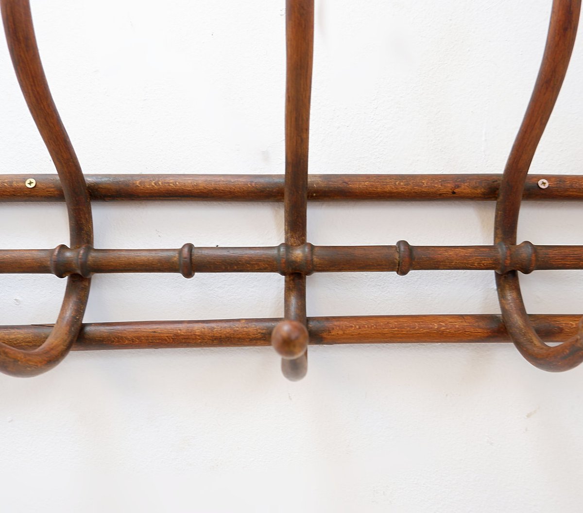 Portemanteau mural en bois courbé style Thonet – Début du XXe siècle-photo-1