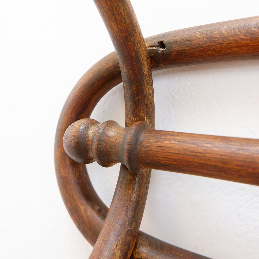 Portemanteau mural en bois courbé style Thonet – Début du XXe siècle-photo-4