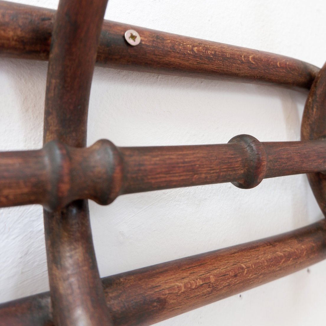 Portemanteau mural en bois courbé style Thonet – Début du XXe siècle-photo-5
