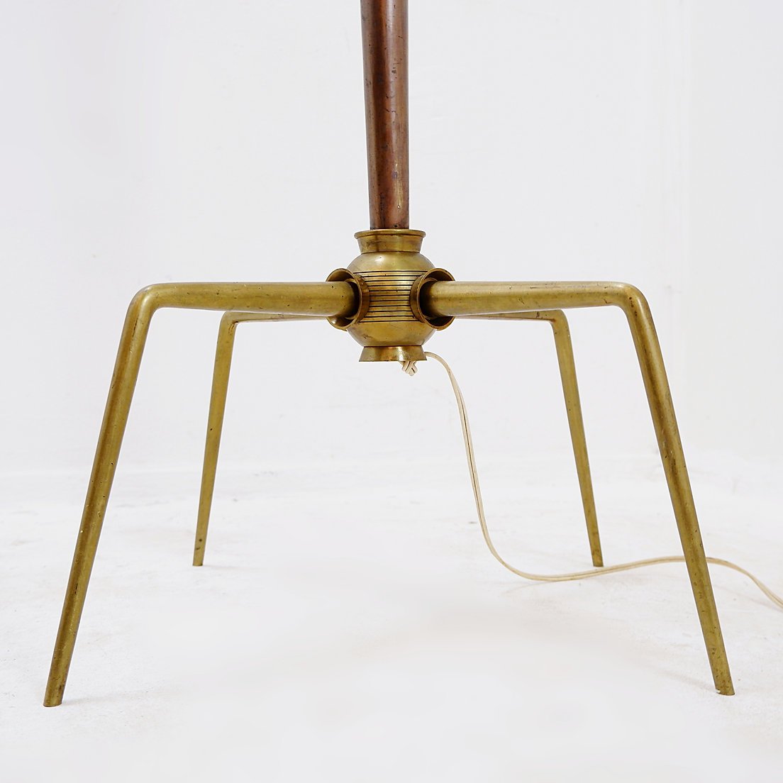 Hollywood Regency Tripod Floor Lamp In Metal With A Bronze And Brass Finish – 1950s-photo-3