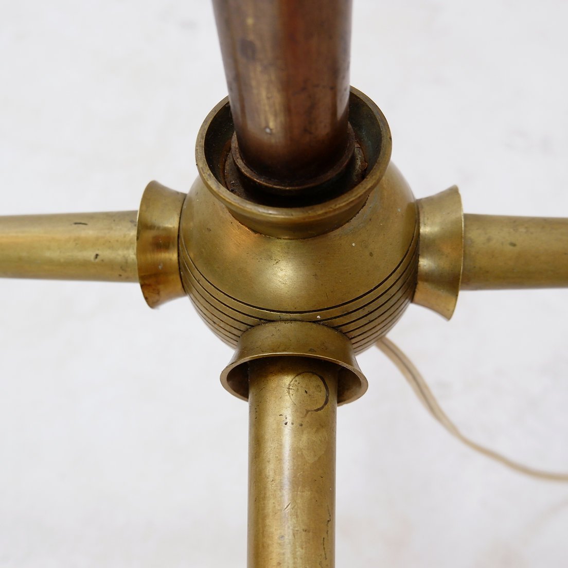 Hollywood Regency Tripod Floor Lamp In Metal With A Bronze And Brass Finish – 1950s-photo-2