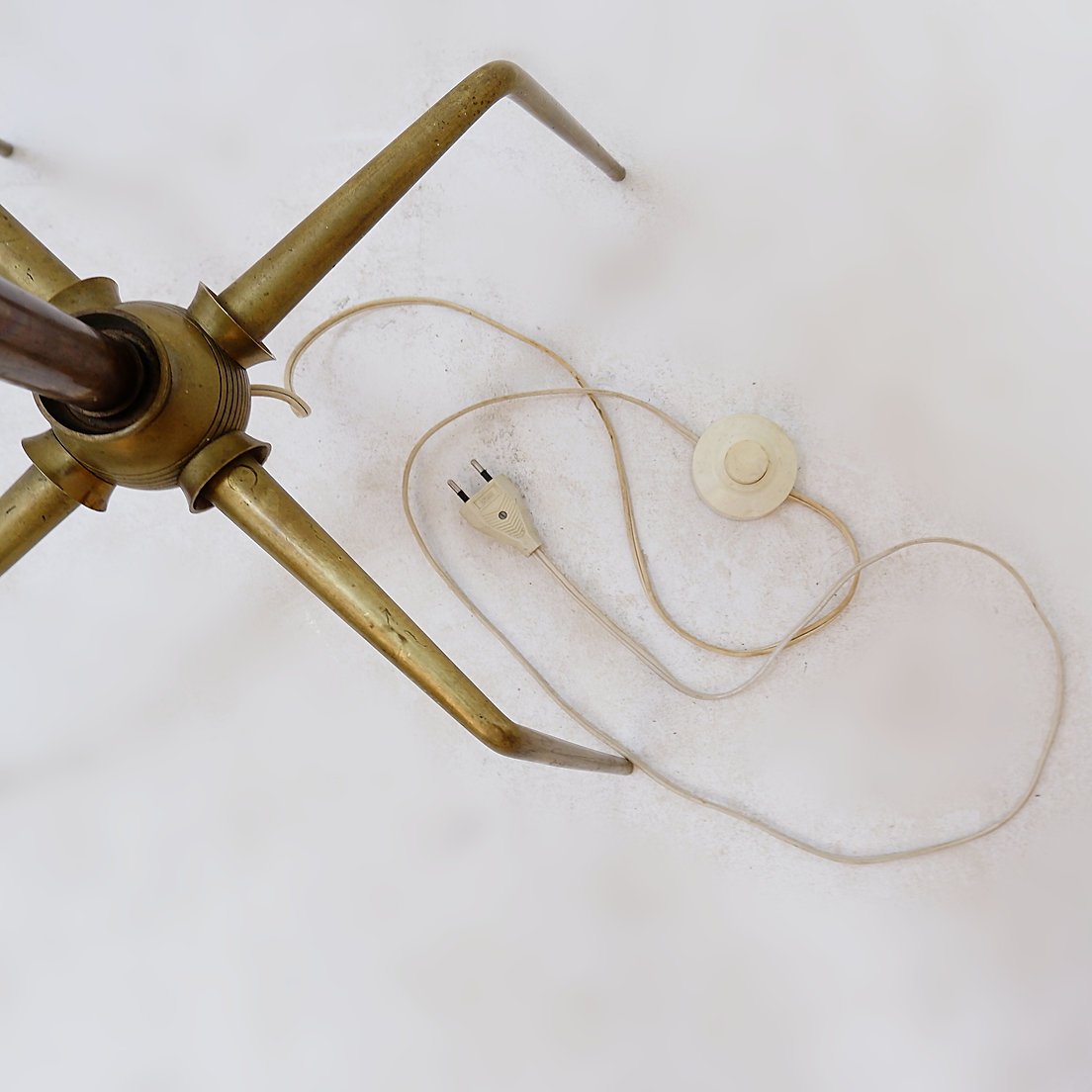 Hollywood Regency Tripod Floor Lamp In Metal With A Bronze And Brass Finish – 1950s-photo-4
