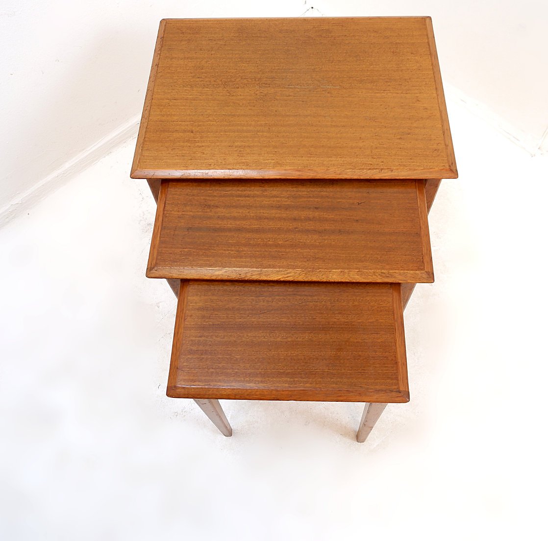 Ensemble de 3 tables gigognes en teck – Style scandinave (années 1960)-photo-3