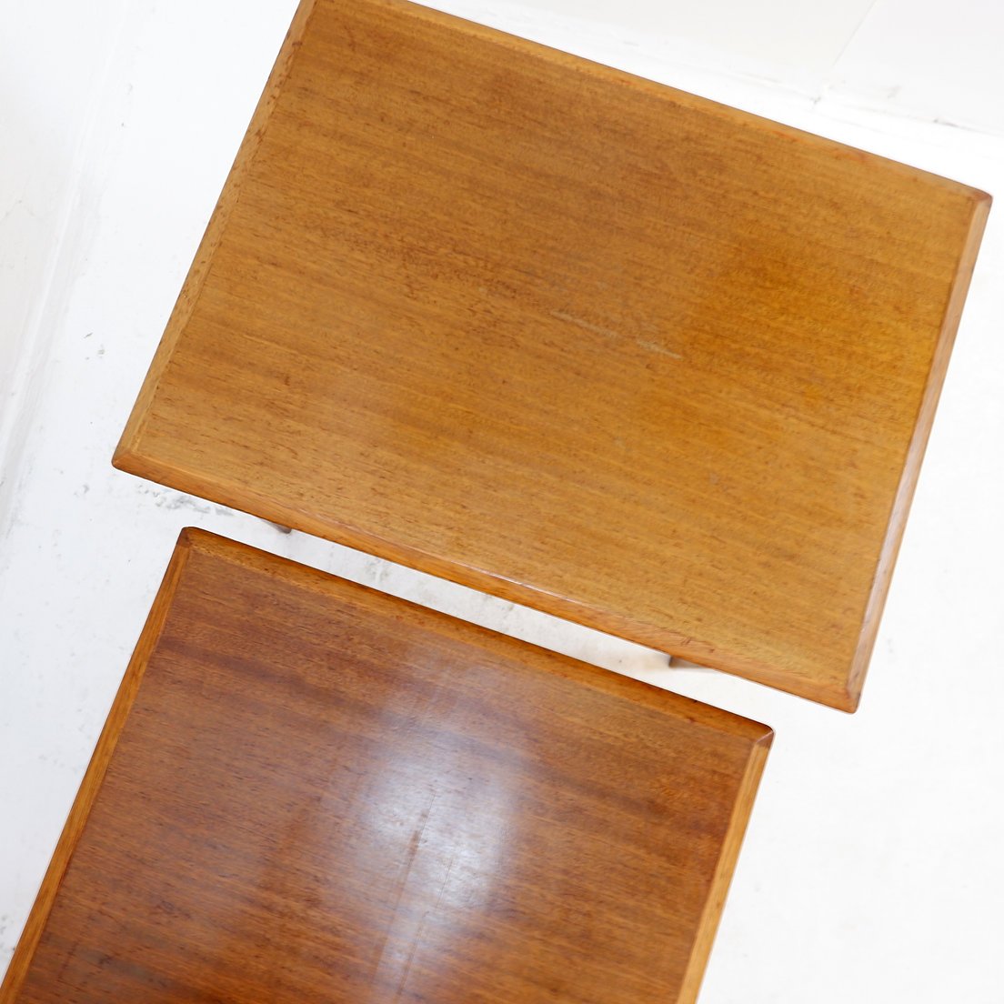 Ensemble de 3 tables gigognes en teck – Style scandinave (années 1960)-photo-7