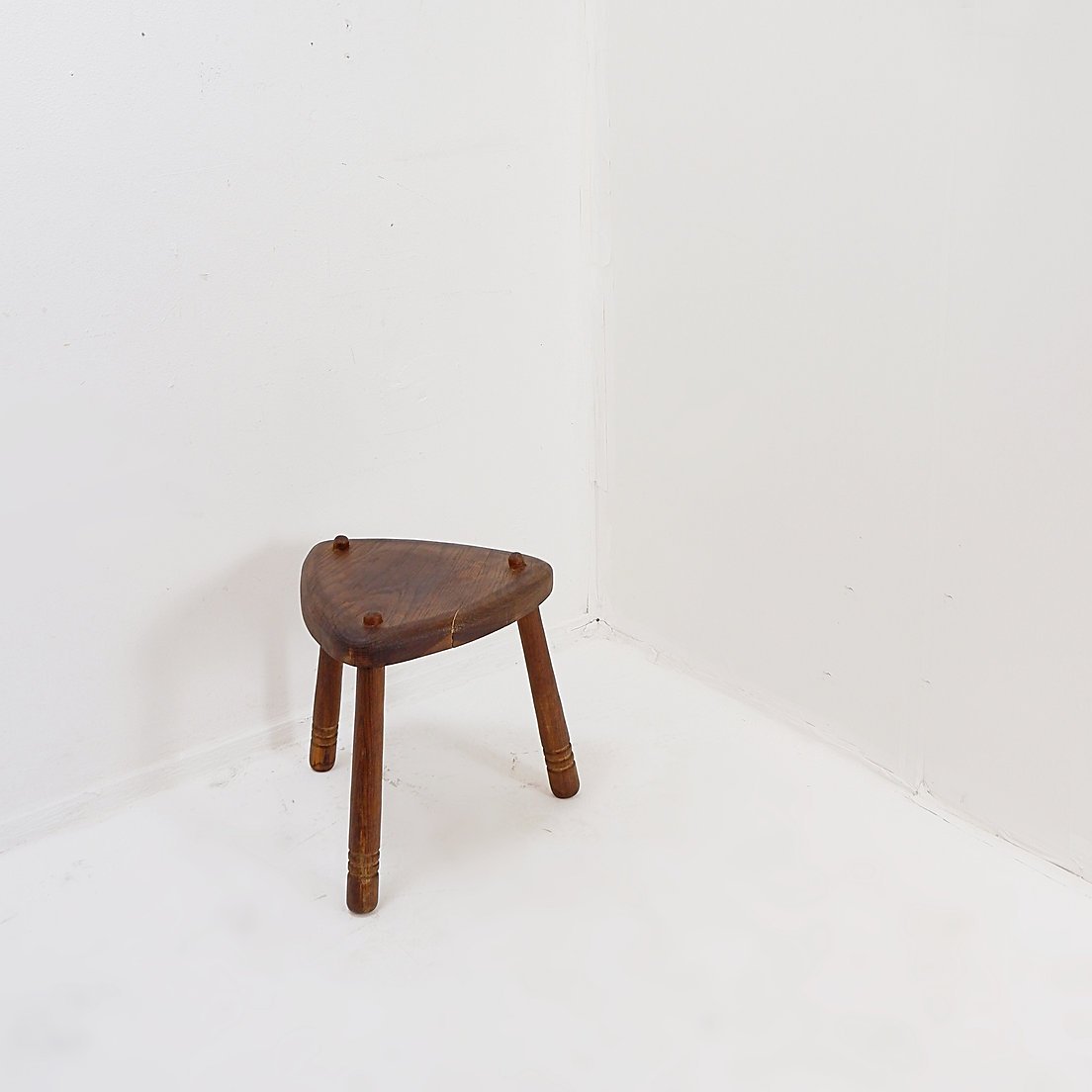 Rustic Tripod Stool With A Triangular Seat, 1960s-photo-3
