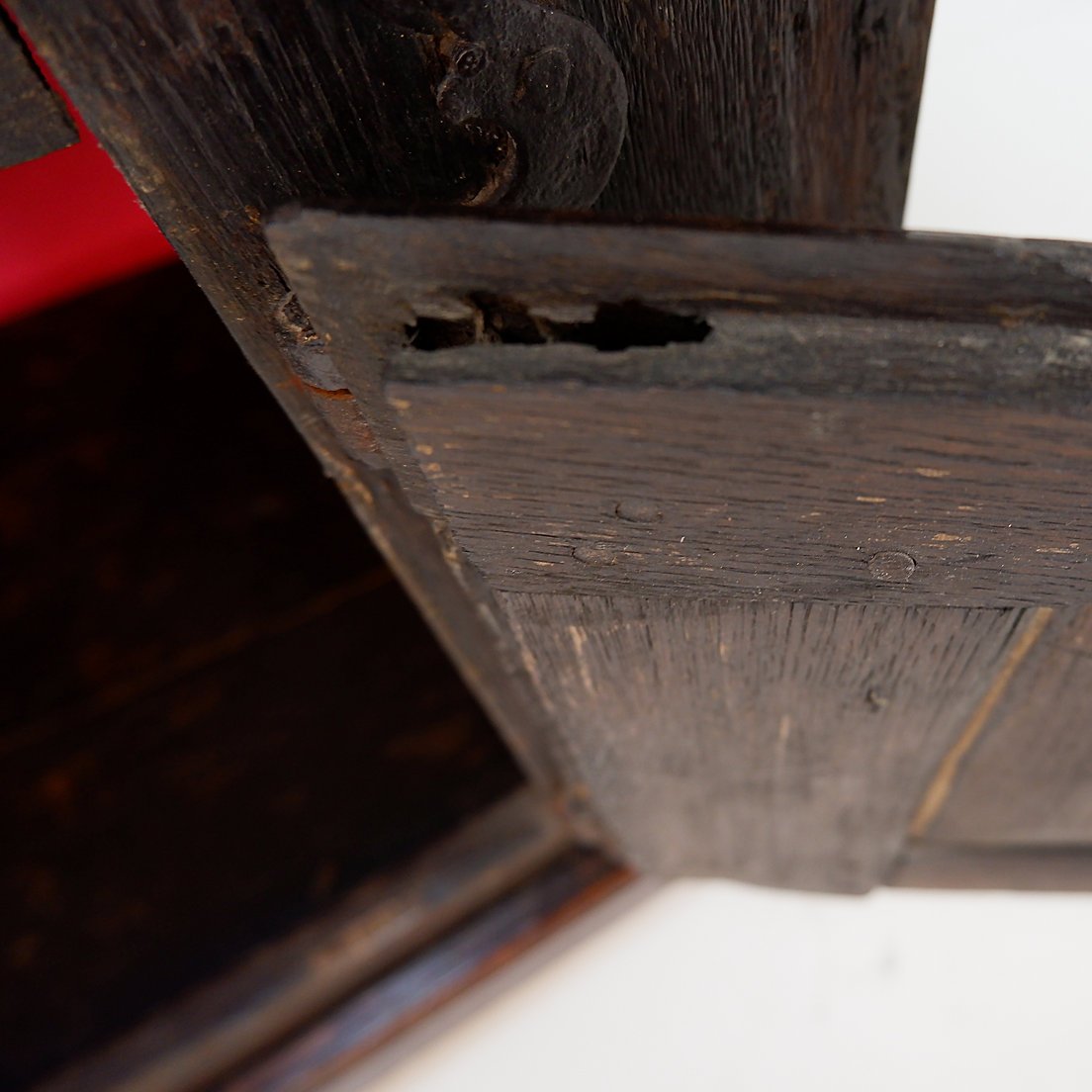 Petit buffet rustique en bois massif – 2 portes et pieds boules.-photo-6