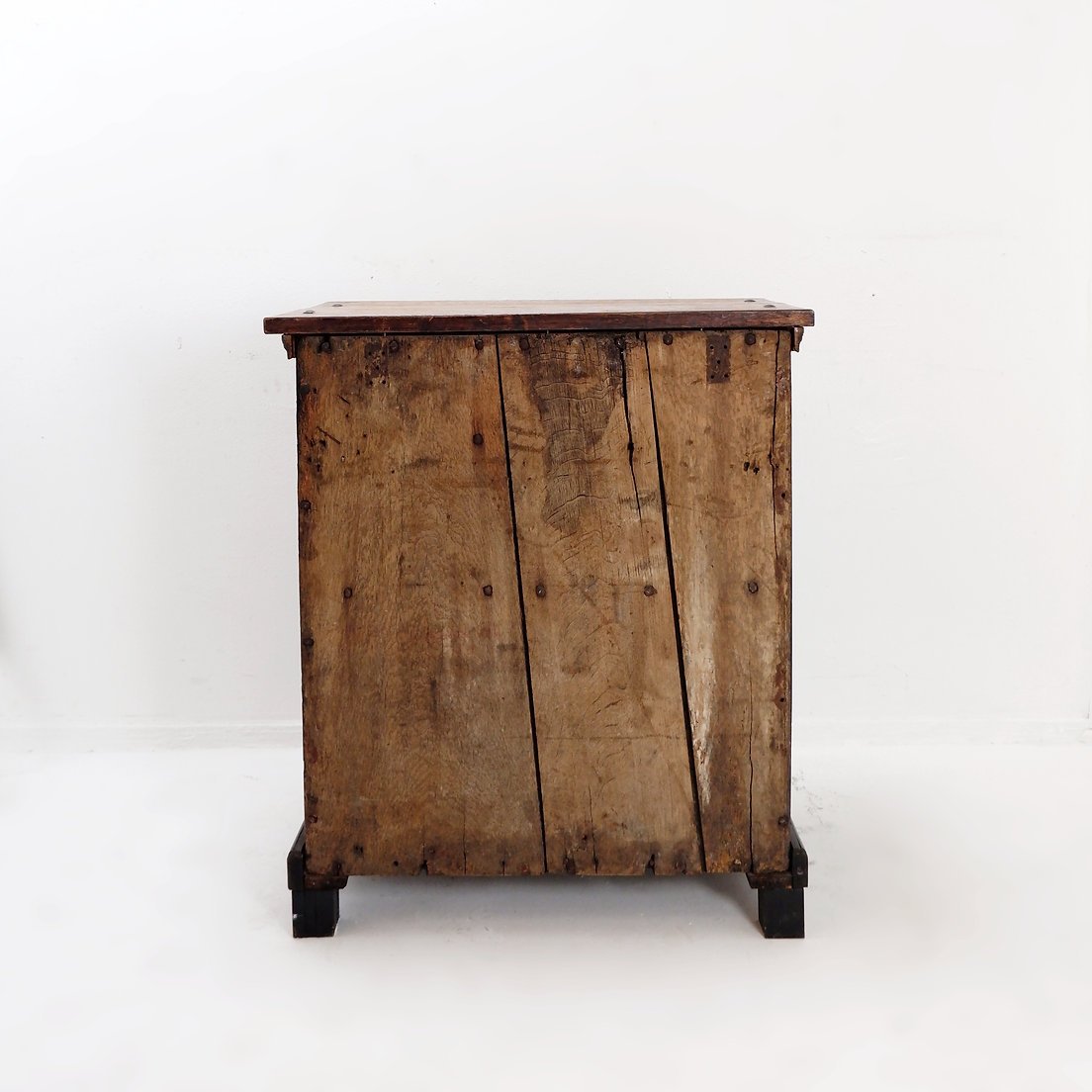 Petit buffet rustique en bois massif – 2 portes et pieds boules.-photo-8