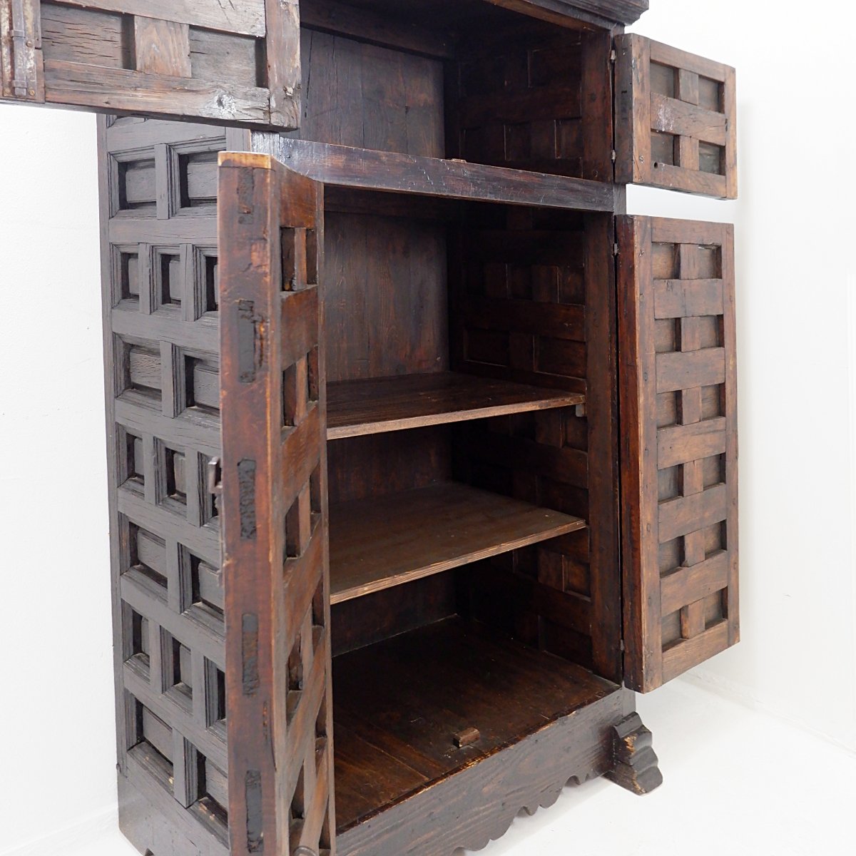 Spanish Brutalist-style Furniture From The 1950s-photo-5