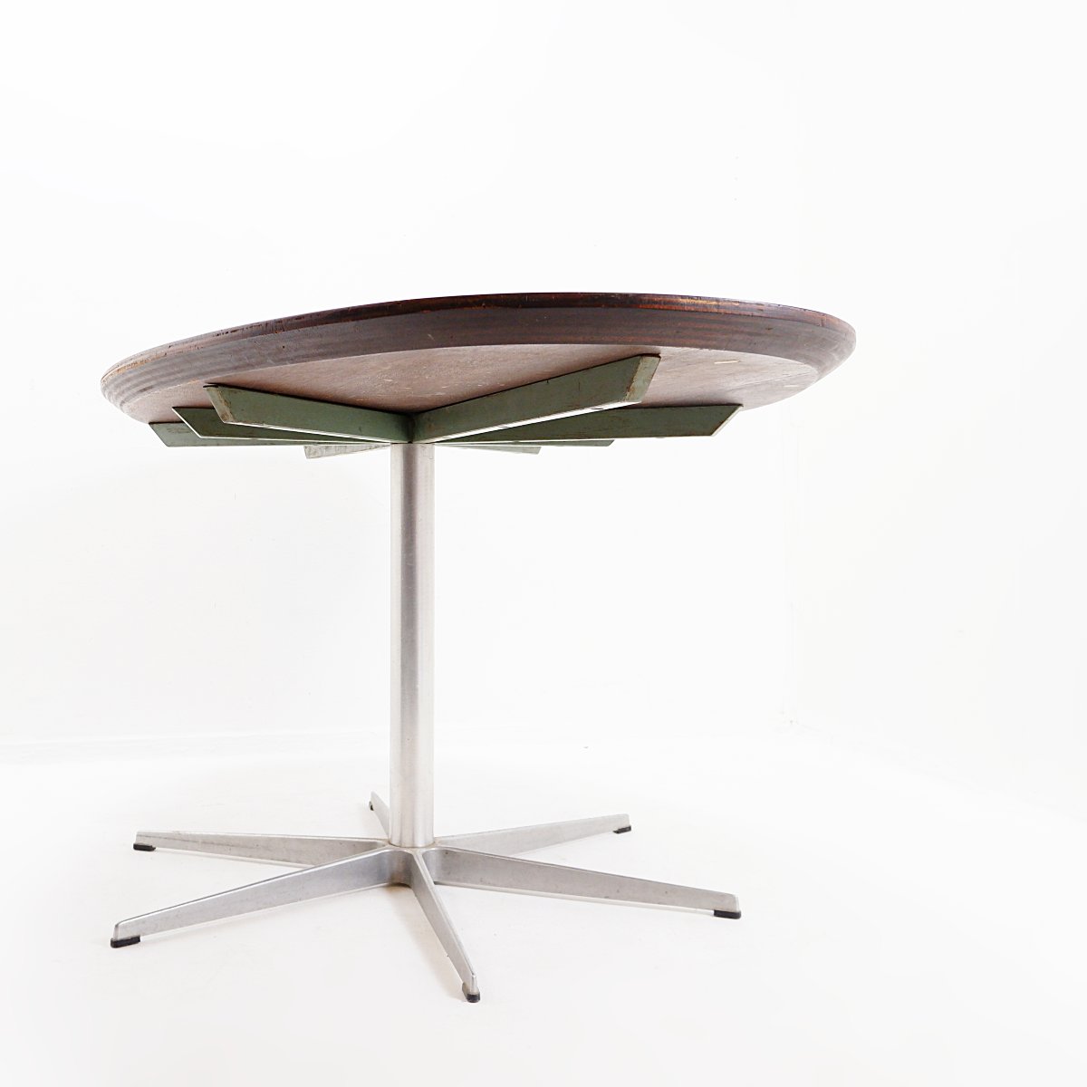 Table de salle à manger à piètement 6 étoiles conçue par Arne Jacobsen pour Fritz Hansen 1970s-photo-2