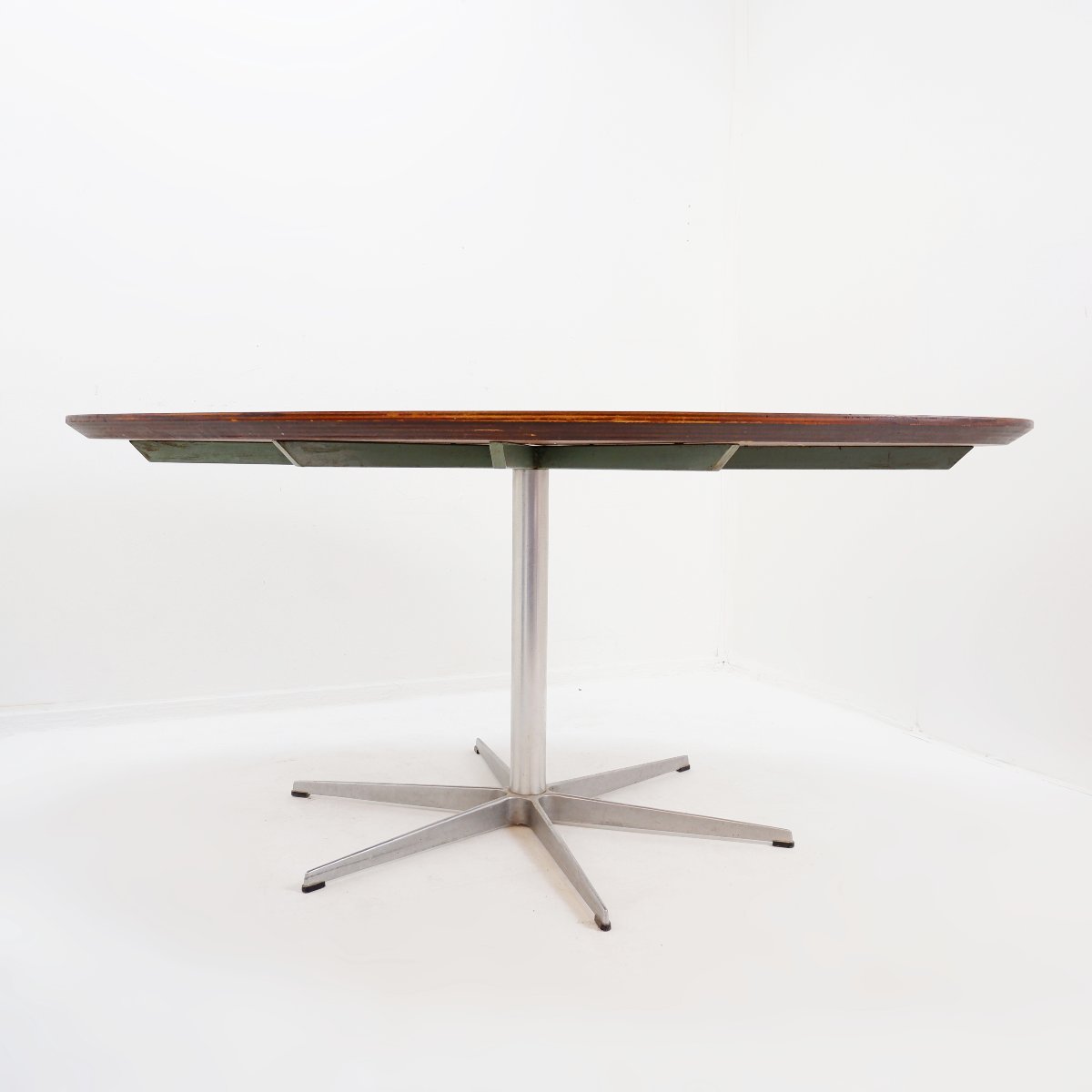 Table de salle à manger à piètement 6 étoiles conçue par Arne Jacobsen pour Fritz Hansen 1970s-photo-6