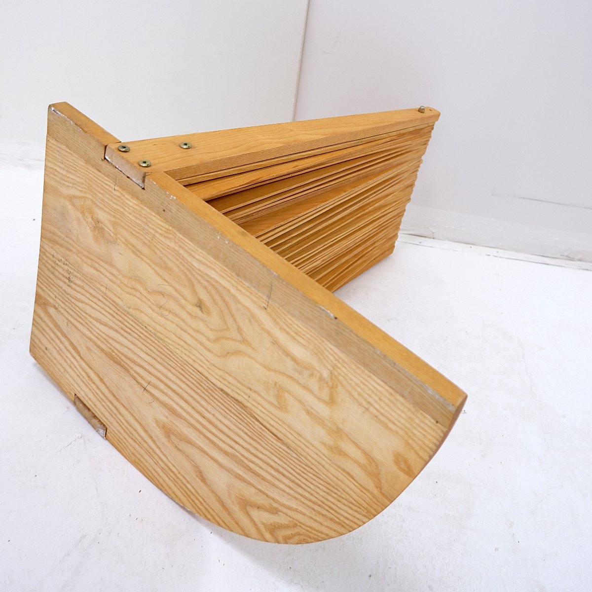 Modern-style Fan-shaped Pine Room Divider, France, 1970s - ø 113 Cm-photo-8