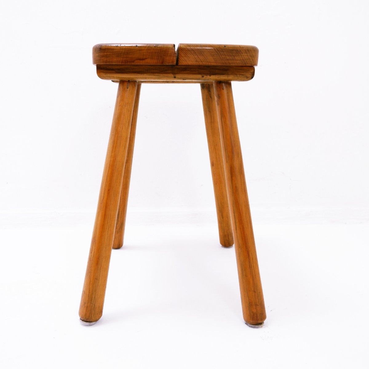 Tabouret rustique en pin massif des années 1960, à quatre pieds.-photo-4