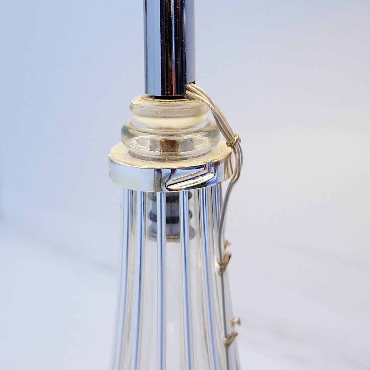 « Decanter » de Maison Christofle pour Ruinart, transformée en lampe de table - années 1980/90-photo-4