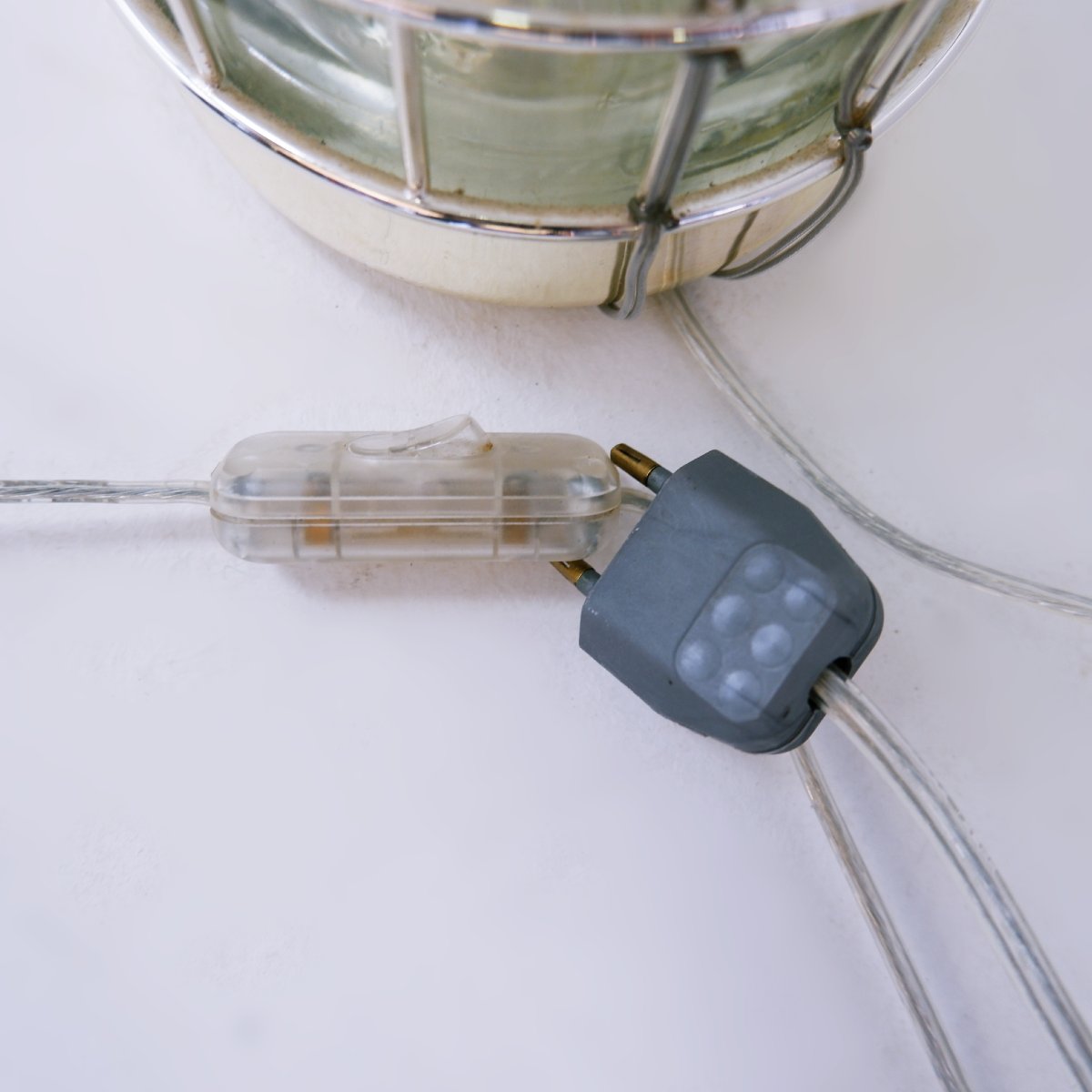 « Decanter » de Maison Christofle pour Ruinart, transformée en lampe de table - années 1980/90-photo-6