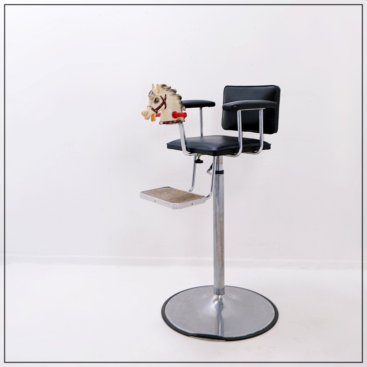 Fauteuil de coiffeur  vintage pour enfants « Cavallino » - années 1950