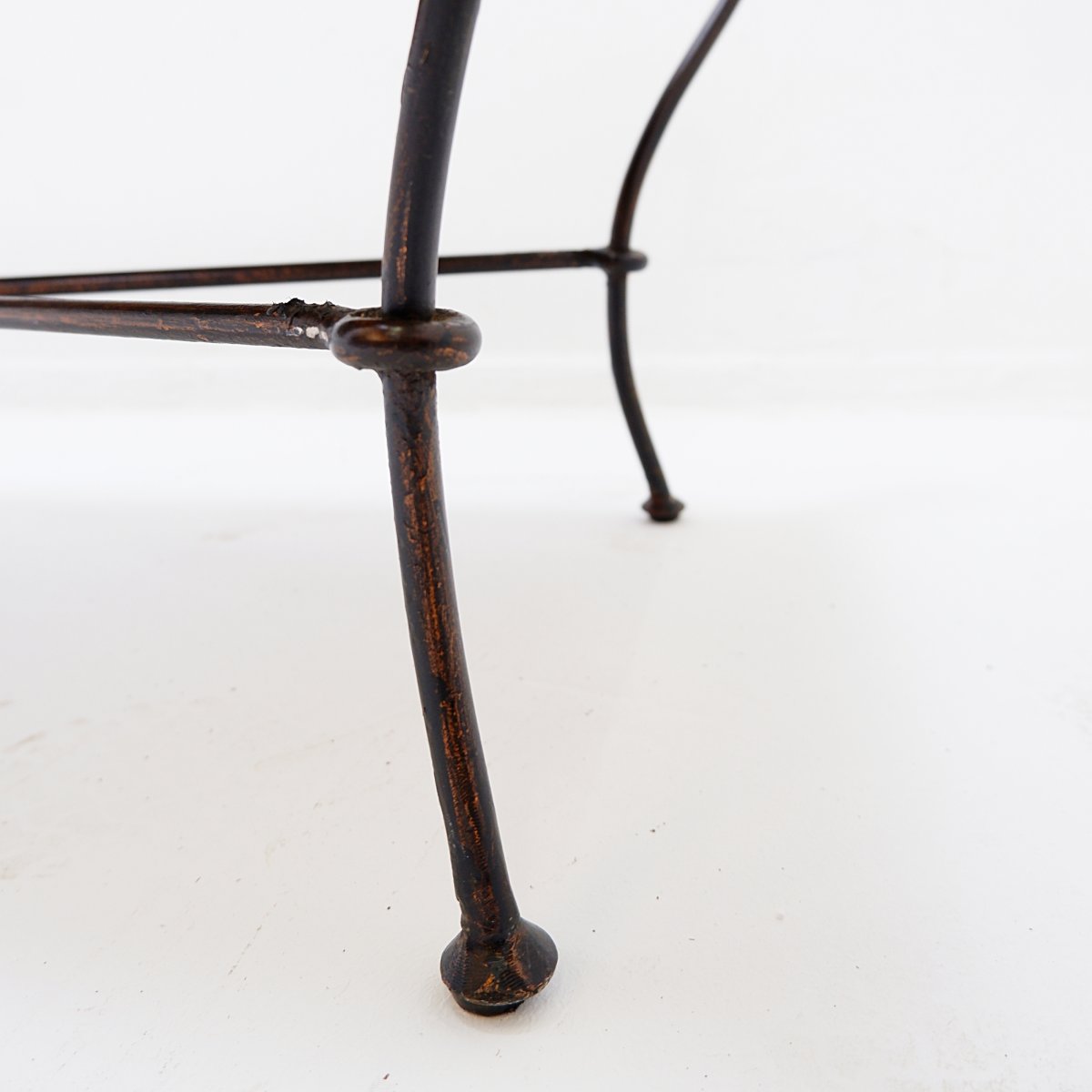 Table basse vintage en fer forgé et rotin tressé - années 1970-photo-2
