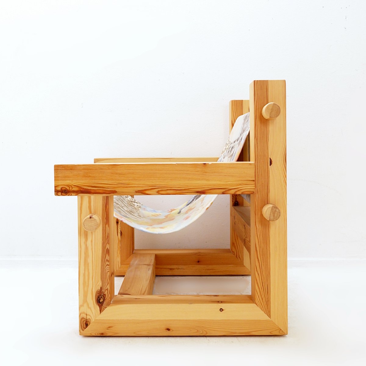 Chaise « Lincoln Rocca » en pin massif, par KRJST Studio – XXIe siècle-photo-1