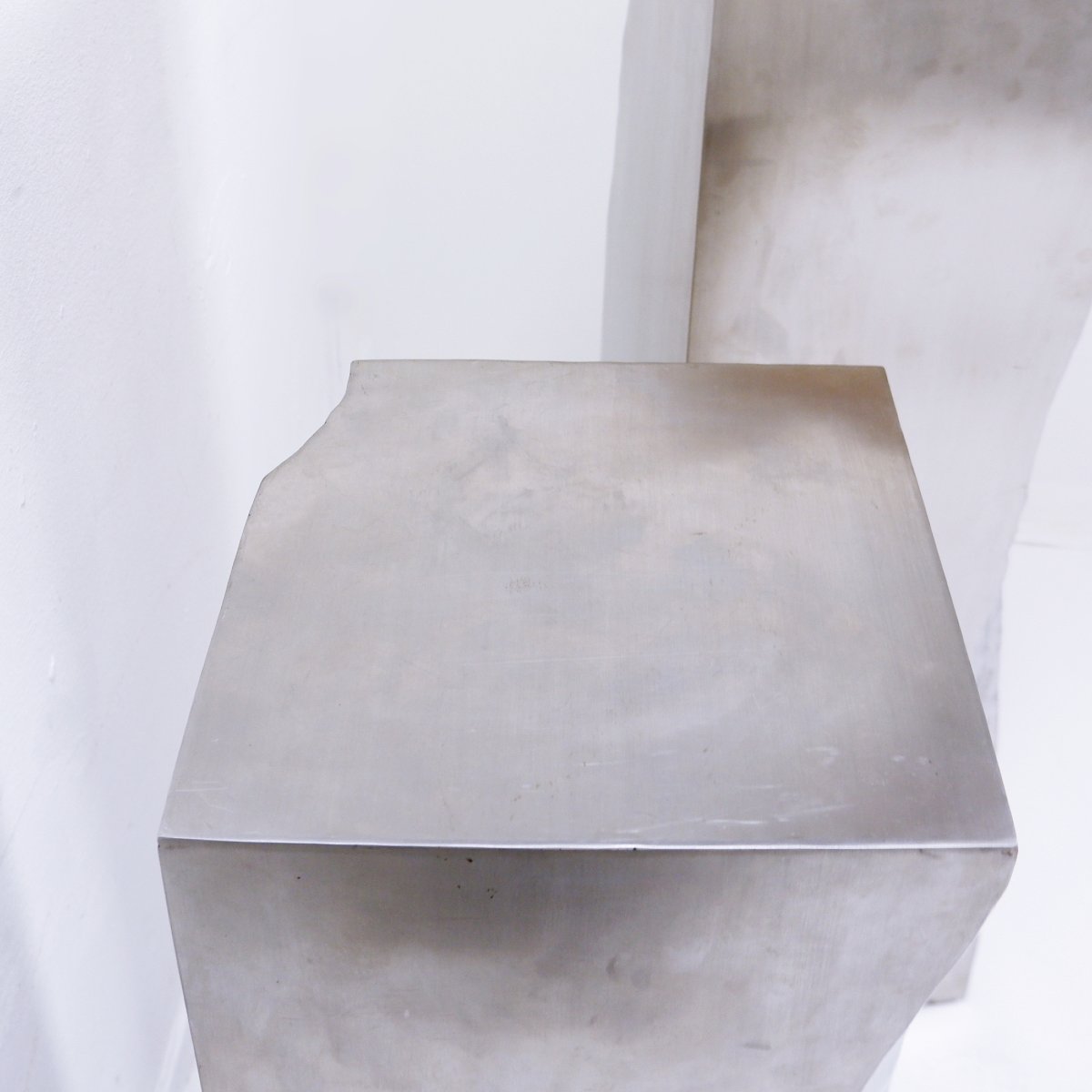 Set Of 2 Sculptural Metal Pedestals With Split, Textured Edges - 20th Century-photo-3