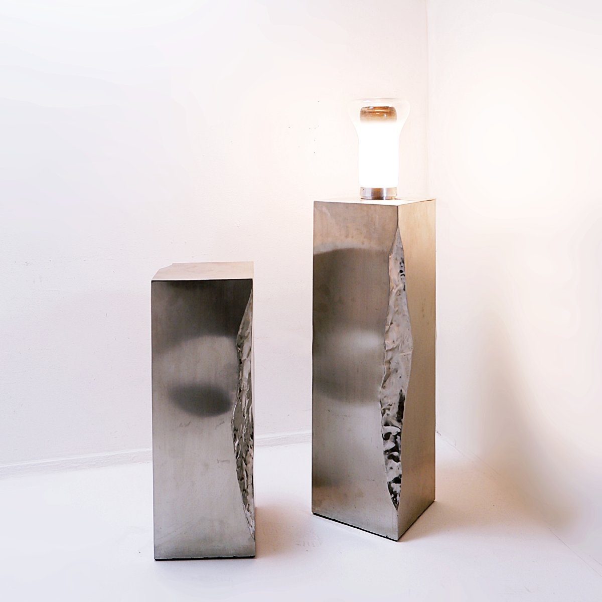 Set Of 2 Sculptural Metal Pedestals With Split, Textured Edges - 20th Century