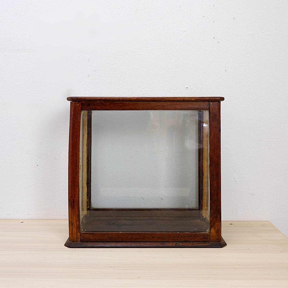 Antique Countertop Display Case - Circa 1900–1920-photo-4