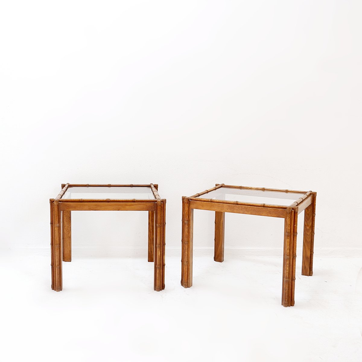 Paire de tables d'appoint en bois imitation bambou - 1970/80