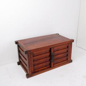 Todana tansu japonais ancien.