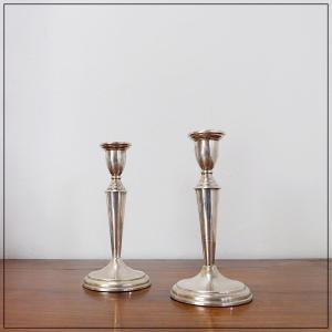 Paire de bougeoirs en argent