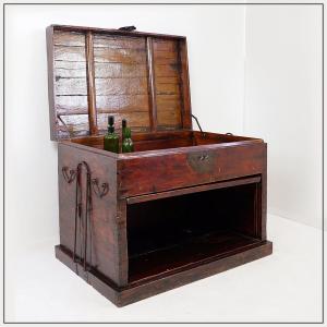 Coffre japonais ancien en bois et fer