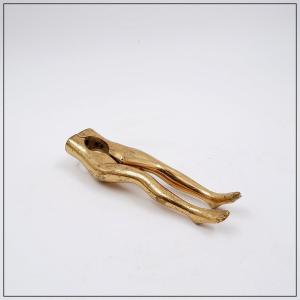 Casse Noix vintage en laiton en forme de jambes de femme, années 1970