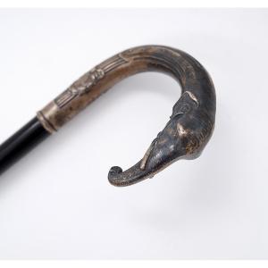  Canne de collection avec pommeau en argent représentant une tête d'éléphant