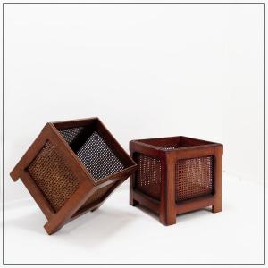 Paire de jardinières vintage en bois et panneaux de rotin tressé - années 1970