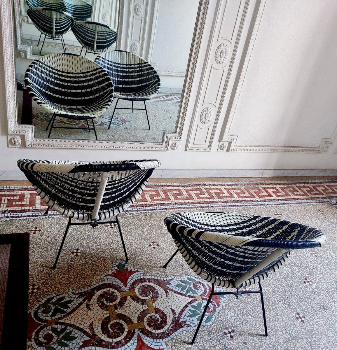 Paire de fauteuils Sputnik Satellite Tissée En Vinyle Noir Et Blanc, 1950s-photo-4