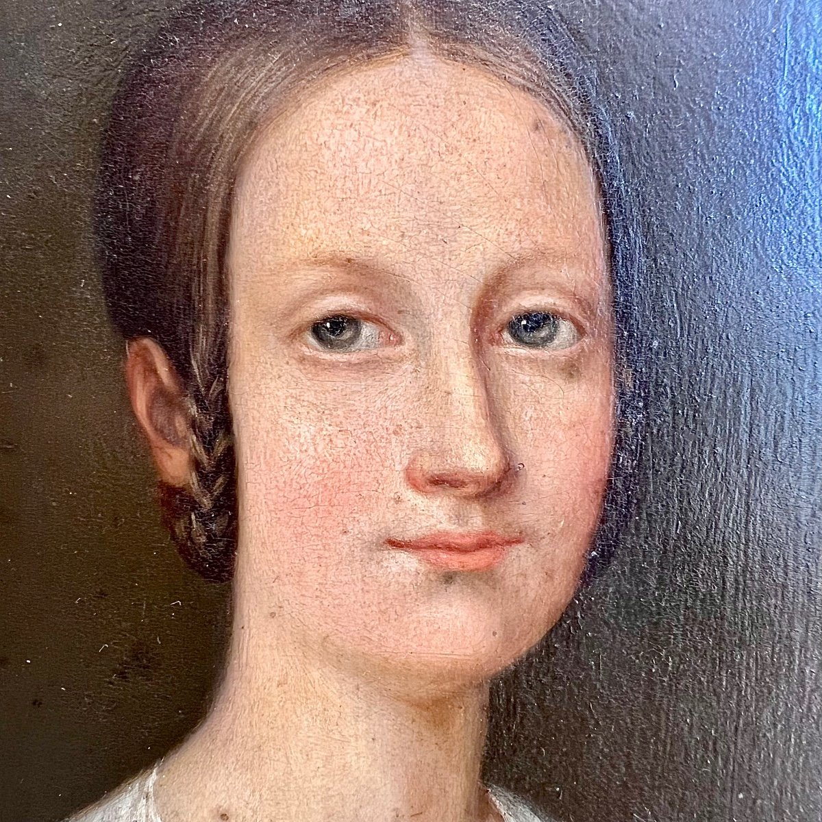 Portrait De Jeune Femme Au Sourire Du Bonheur