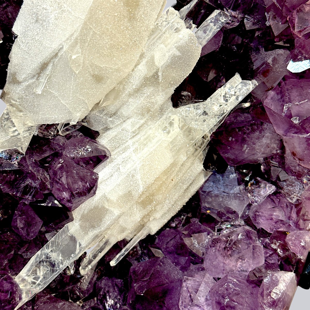 Spécimen Rare d'Améthyste avec Cristaux de Calcite – Uruguay-photo-1